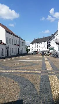 Eikendreef فندق مبيت وإفطار Haelen